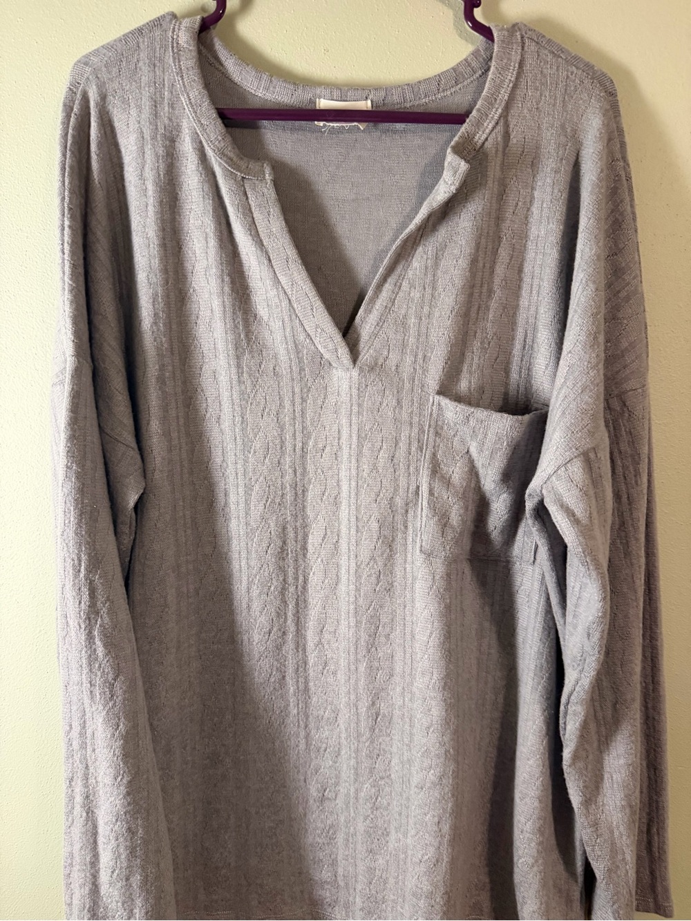 BiBi Light Gray V‑Neck Cable Knit Long Sleeve lightweight sweater
